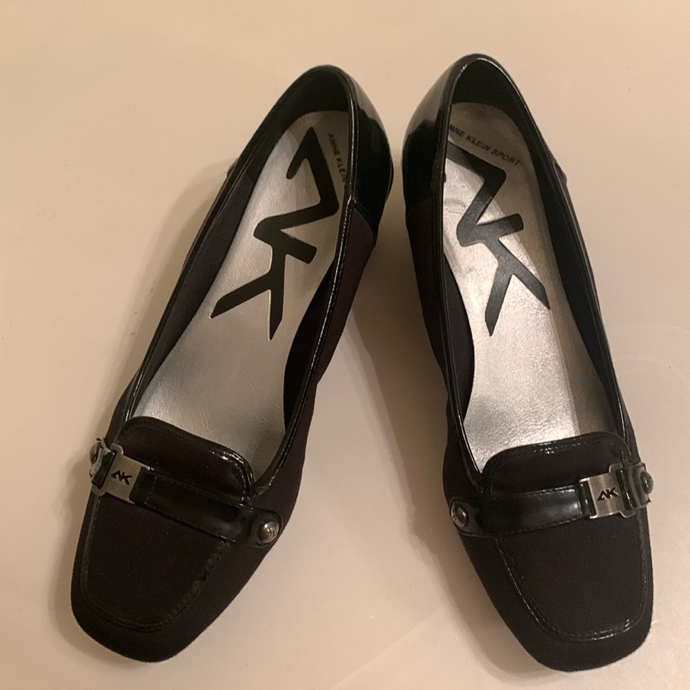 Anne Klein Sport size 7 black